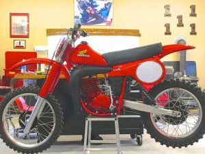 1980 CR 250 RC250 look alike Plastic WHITE Tank including Seat Foam and Seat cover combination