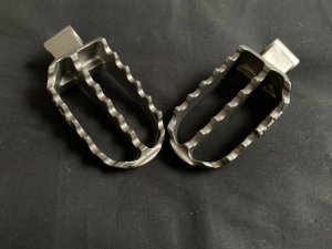OUT OF STOCK foot pegs maico 75-78